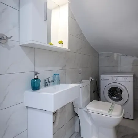 Lilu 1 With Private Pool And Seaview *