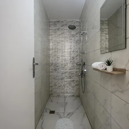 Lilu 1 With Private Pool And Seaview *