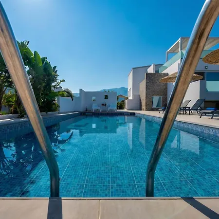 Willa Lilu 1 With Private Pool And Seaview