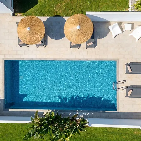 Willa Lilu 1 With Private Pool And Seaview *