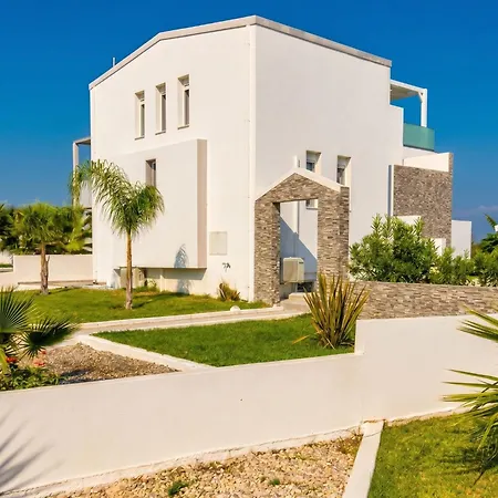 Willa Lilu 1 With Private Pool And Seaview